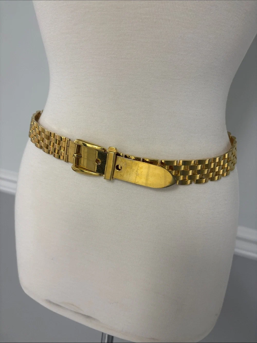 Gucci Gold-Tone Women's Chain Link Belt - Picture 8 of 13